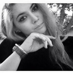 Meet your Posher, Olivia