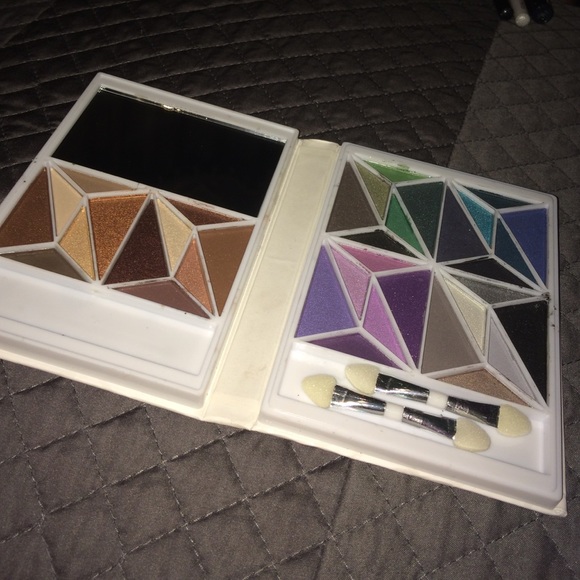 ELF geometric eyeshadow book