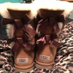 Ugg Bailey bow chestnut boots