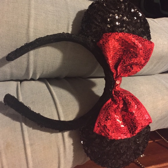 Sequins minke ears ✌🏼️