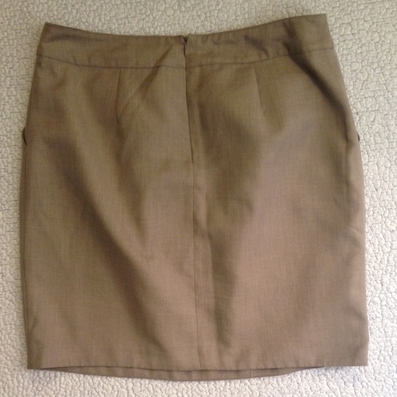 Forever 21 | Beige Skirt with Pockets - Picture 4 of 4