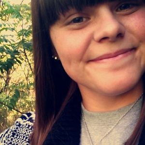 Meet your Posher, Leanna