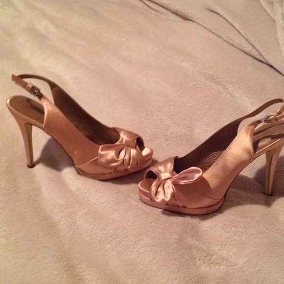 NWOT Menbur platform evening pumps - Picture 1 of 4