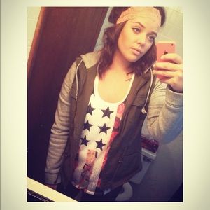 Meet your Posher, Raena