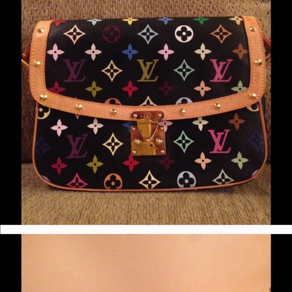 Lv and glasses for sayan