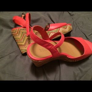 Mudd Summer wedge shoes
