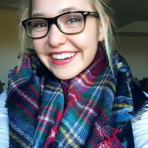 Meet your Posher, Ellie