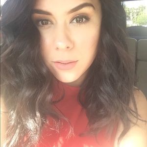 Meet your Posher, Andrea