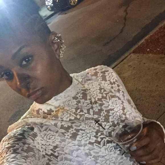 Meet your Posher, Tenisha