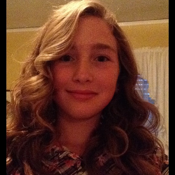 Meet your Posher, Ruth - Picture 1 of 2