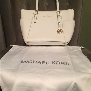 Michael Kors jet set Saffiano tip top tote