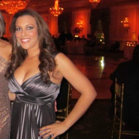 Meet your Posher, Thalia - Picture 2 of 3