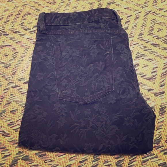 Subtle floral print pants 🔵🔵🔵
