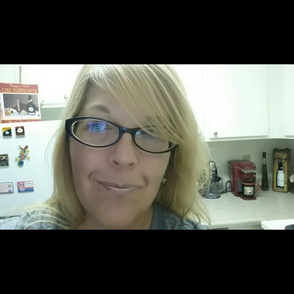 Meet your Posher, Gretchen - Picture 1 of 1