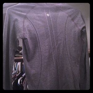 $40 on Ⓜ️ Lululemon run swiftly 4 charcoal