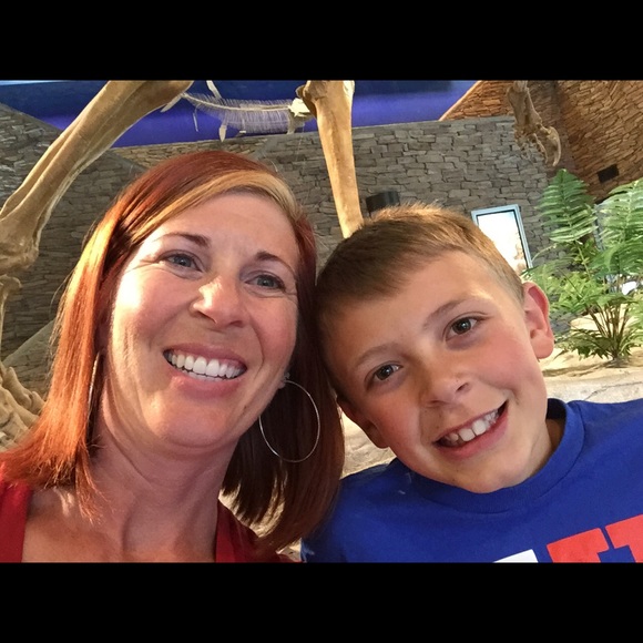 Meet your Posher, Laura - Picture 1 of 1