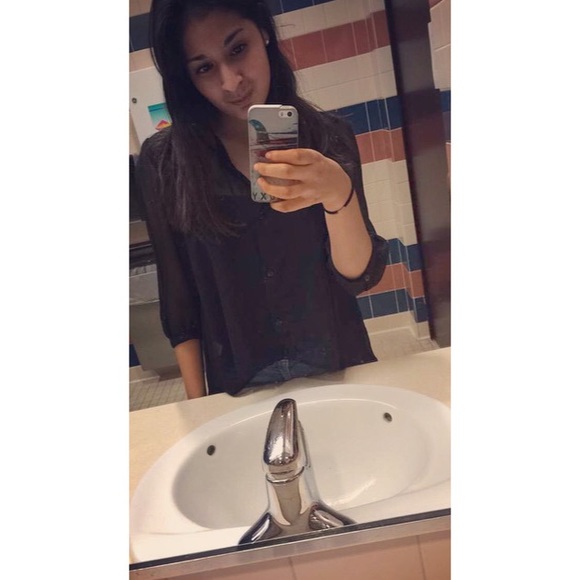 Meet your Posher, Lauren - Picture 1 of 1