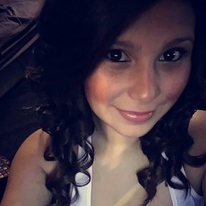 Meet your Posher, Kayla