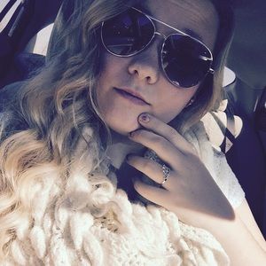 Meet your Posher, Alison