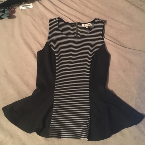 Monteau Los Angeles black & white striped blouse