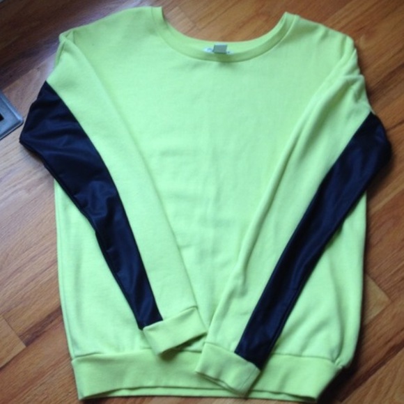 Neon yellow/green sweatshirt faux leather sleeves - Picture 2 of 2
