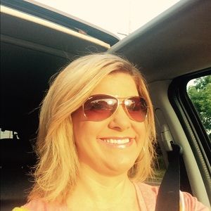 Meet your Posher, Sharon