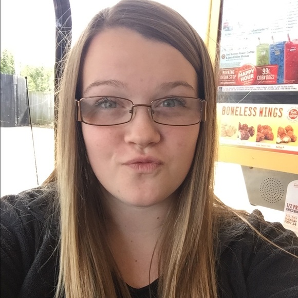 Meet your Posher, Ashley - Picture 1 of 1