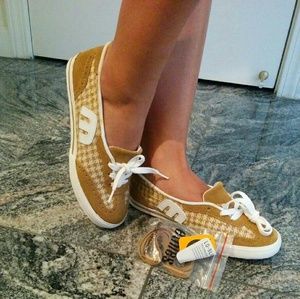 NEW! Unique Lo-Slips