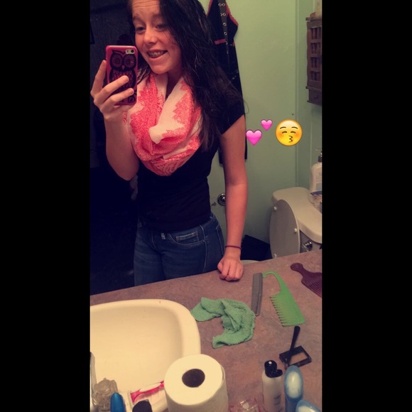 Meet your Posher, Tiffani - Picture 1 of 1