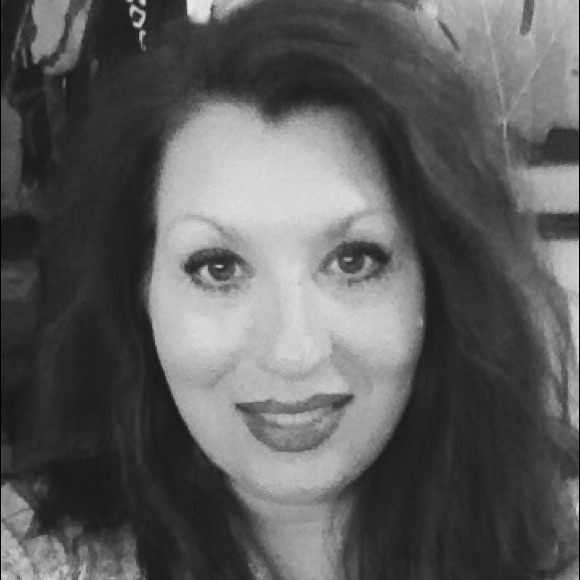Meet your Posher, Jennifer - Picture 1 of 1