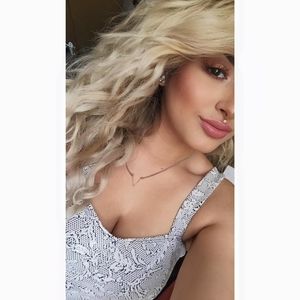 Meet your Posher, Alondra