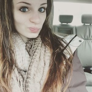 Meet your Posher, Stephanie