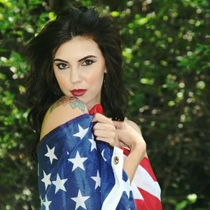 Meet your Posher, Tiffany