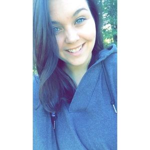 Meet your Posher, Kayla