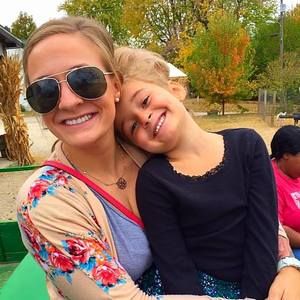 Meet your Posher, Elizabeth