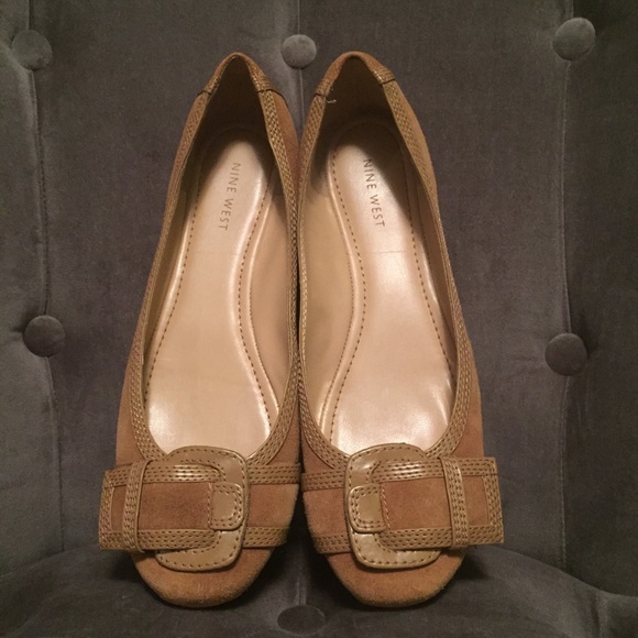 Camel colored suede Nine West flats
