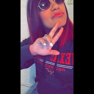 Meet your Posher, Kayla