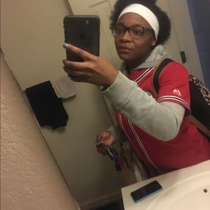 Meet your Posher, Kira