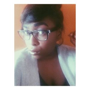 Meet your Posher, Brittney