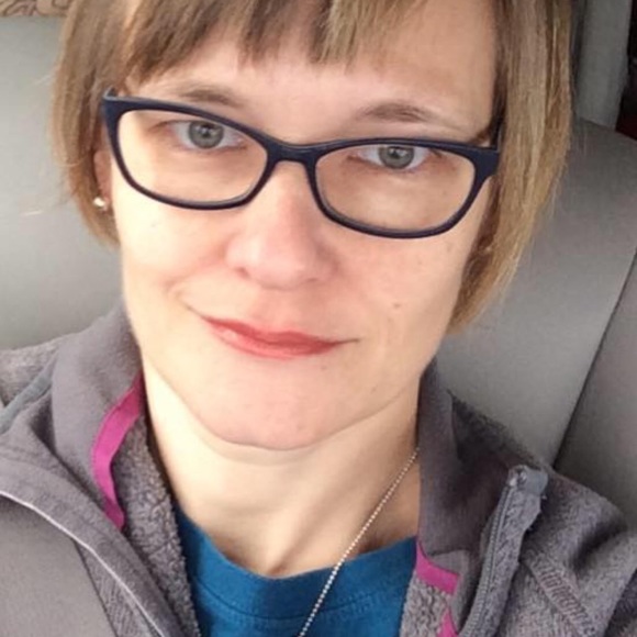 Meet your Posher, Beth - Picture 3 of 3