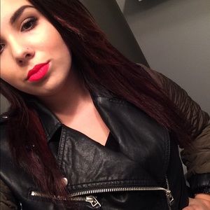 Meet your Posher, Nicole