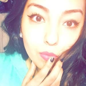 Meet your Posher, Yesenia