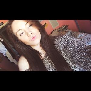 Meet your Posher, Alicia