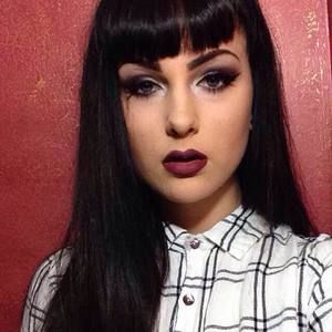 Meet your Posher, Olivija