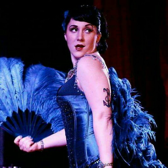 Meet your Posher, Taylor