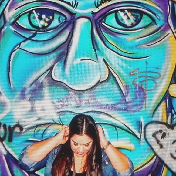 Meet your Posher, Crystal