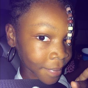 Meet your Posher, Ebony