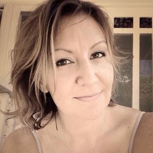 Meet your Posher, Cari