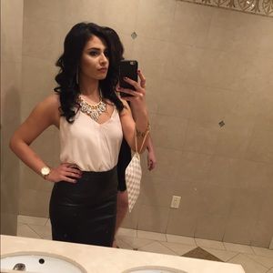 Meet your Posher, Esterina