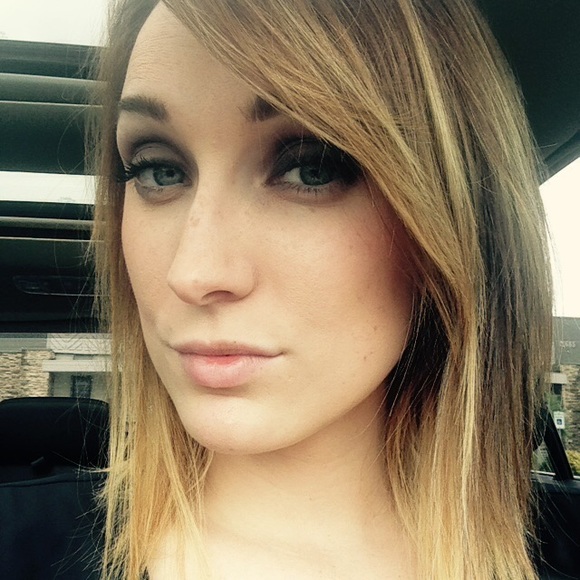 Meet your Posher, Leslie